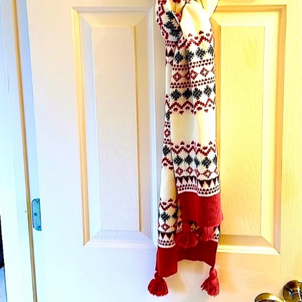 Talbots Red Patterned Winter Scarf. - Picture 2 of 3